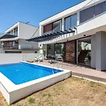 Akivillas Chill *